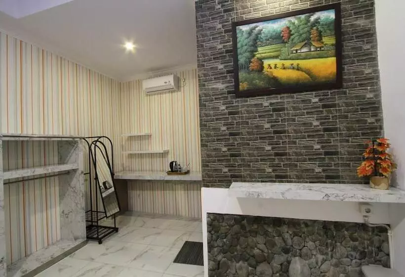 هتل Ndalem Bebekan Guesthouse