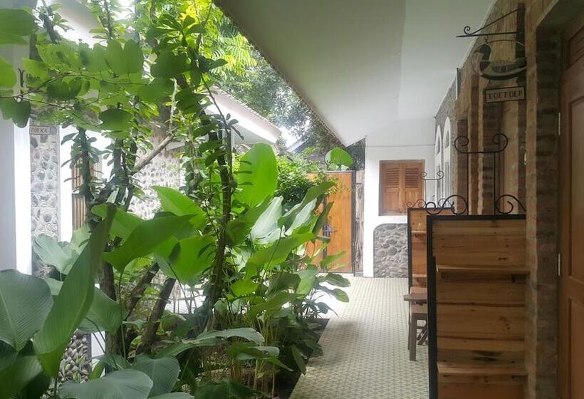 酒店 Ndalem Bebekan Guesthouse