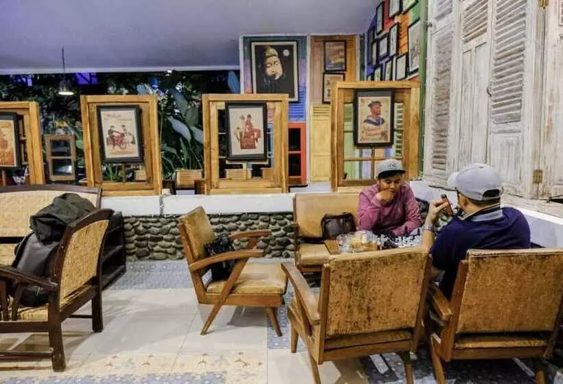 هتل Ndalem Bebekan Guesthouse