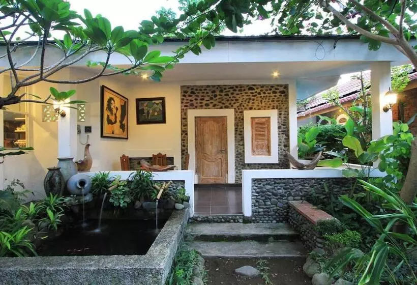 هتل Ndalem Bebekan Guesthouse