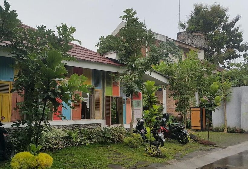 호텔 Ndalem Bebekan Guesthouse