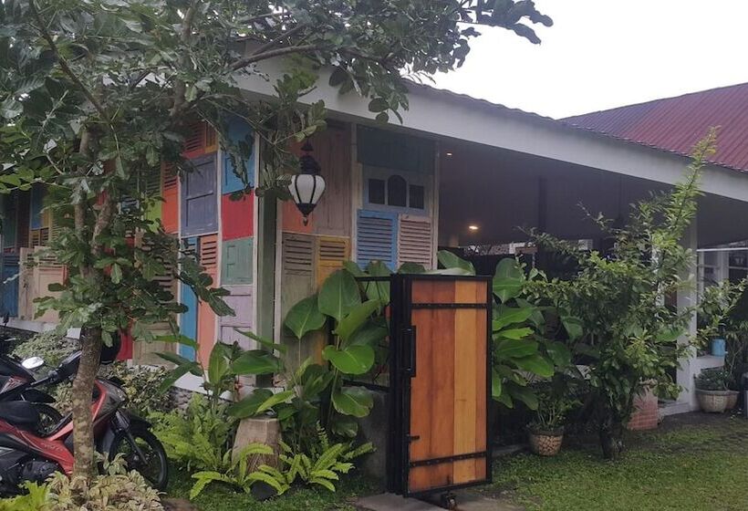 酒店 Ndalem Bebekan Guesthouse