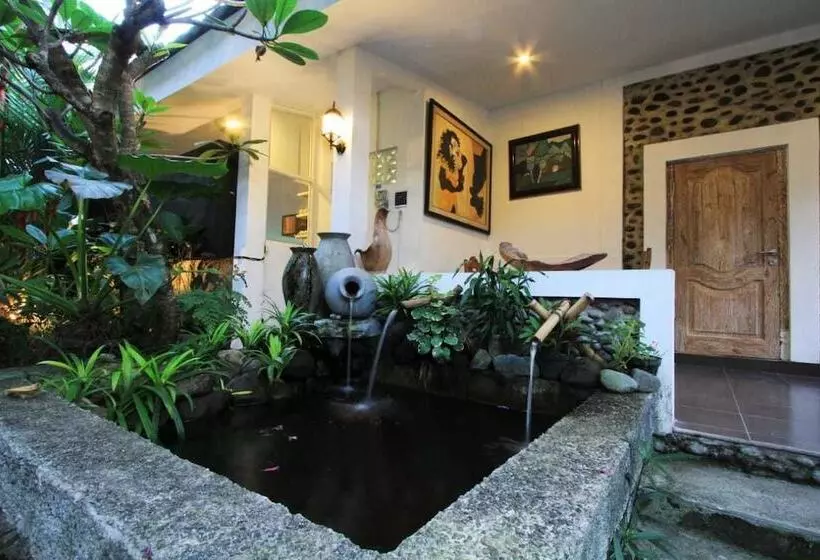 هتل Ndalem Bebekan Guesthouse