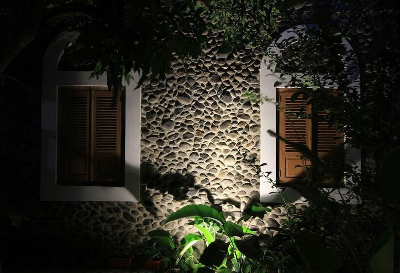 호텔 Ndalem Bebekan Guesthouse