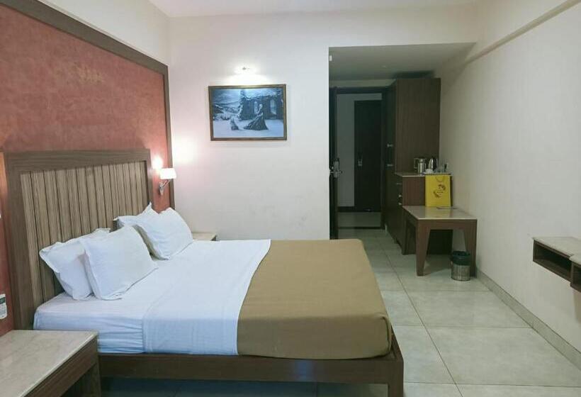 בית מלון כפרי Sukkur Bhavan S Sb Resorts & Lawns