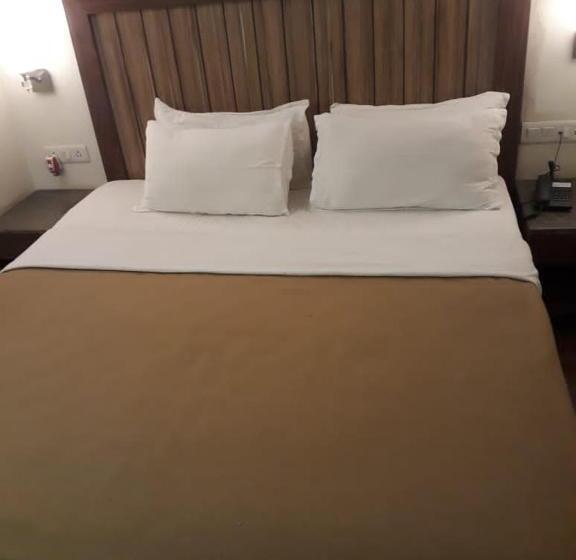 בית מלון כפרי Sukkur Bhavan S Sb Resorts & Lawns