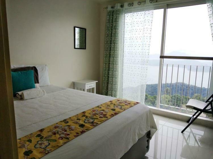 Smdc Tagaytay Taal Lake Condo Cook Netflix No Balcony