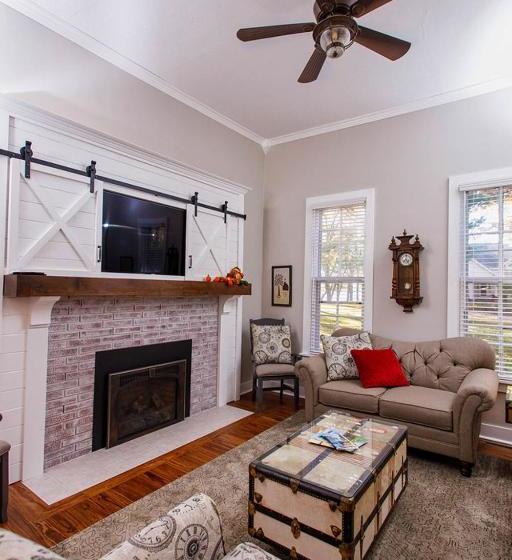 Bed and Breakfast Cottage