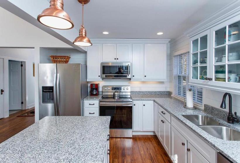 Bed and Breakfast Cottage