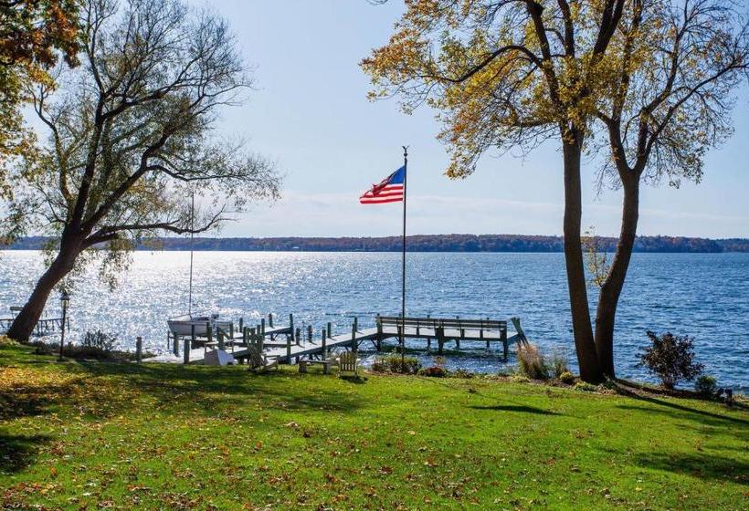 Bed and Breakfast Cottage