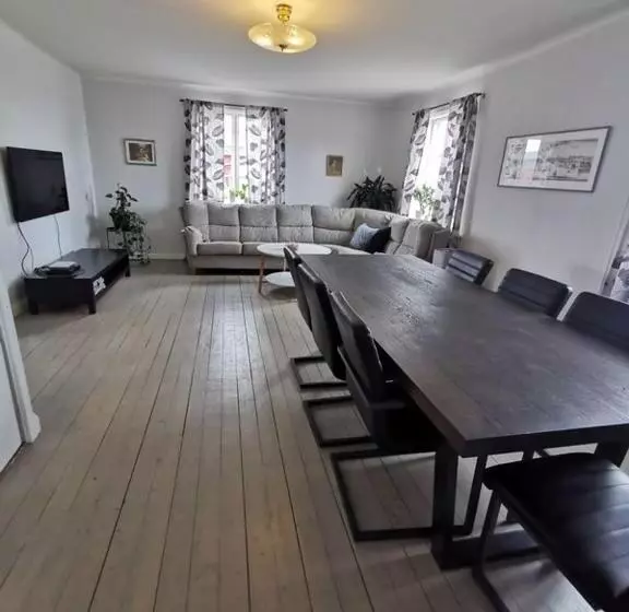 ベッドアンドブレックファースト Västervik Rum Och Stugor