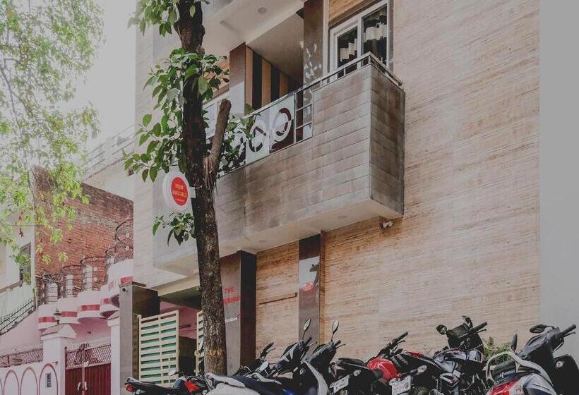 Collection O Hotel Day & Night