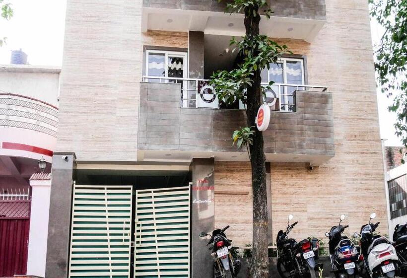 Collection O Hotel Day & Night