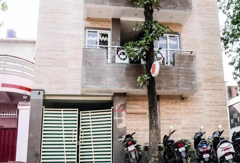 Collection O Hotel Day & Night