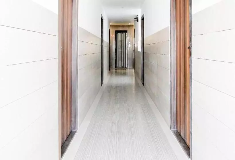 Collection O Hotel Day & Night