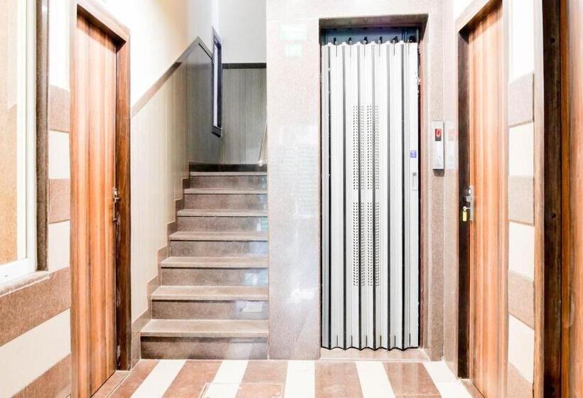 Collection O Hotel Day & Night