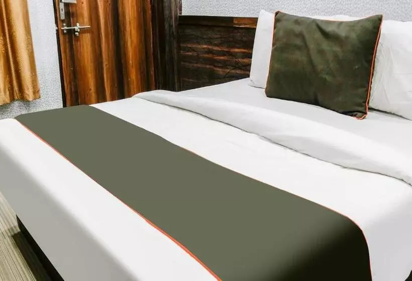 Collection O Hotel Day & Night