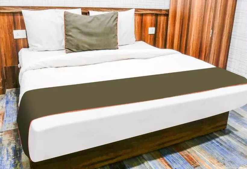 Collection O Hotel Day & Night