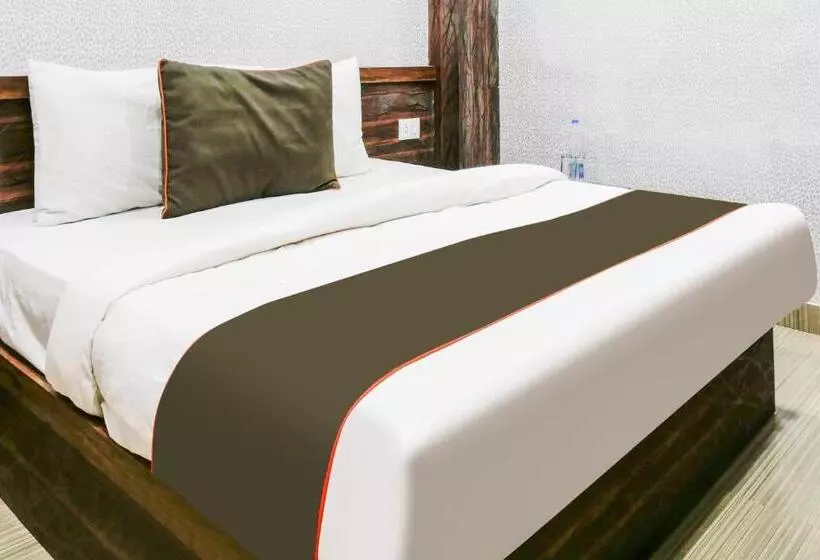 Collection O Hotel Day & Night