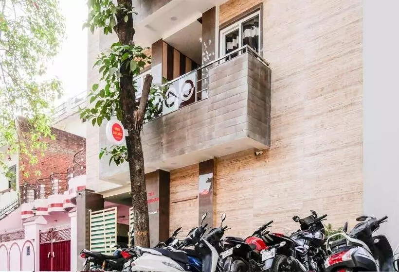 Collection O Hotel Day & Night