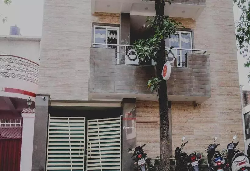 Collection O Hotel Day & Night