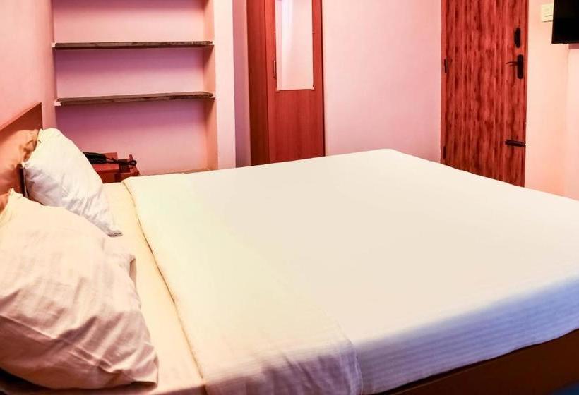 ホテル Spot On 78959 Ab Grand Inn