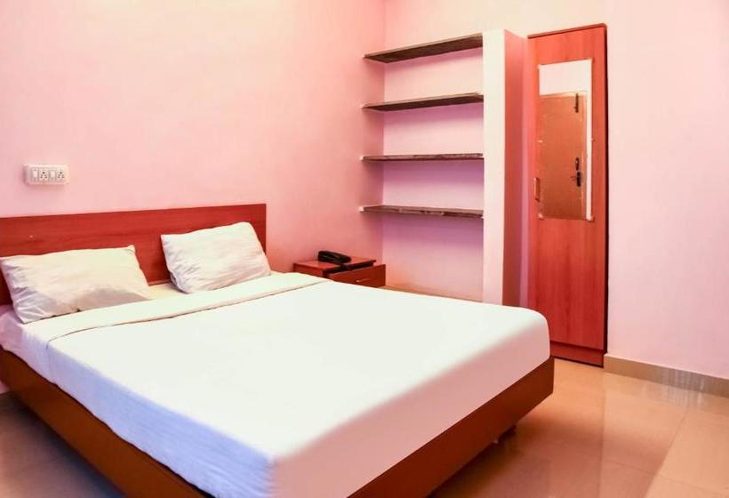 ホテル Spot On 78959 Ab Grand Inn