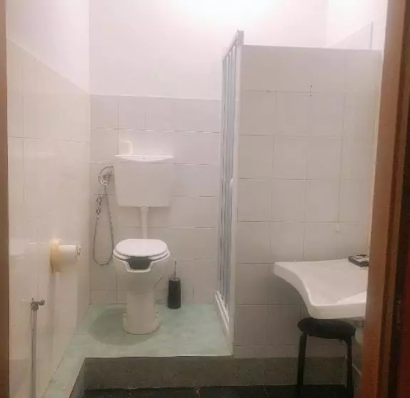 Majatalo New Family Inn