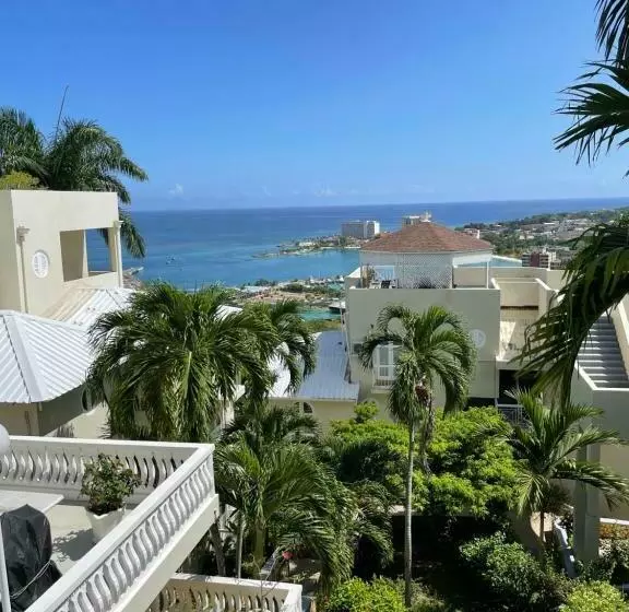 پانسیون Coastal Bliss  Oceanview 2 Bedroom Condo In The Heart Of Ocho Rios Town