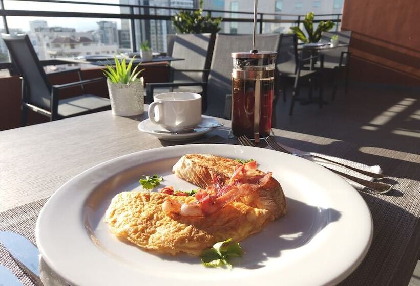 Regatta Living Hotel By Mint