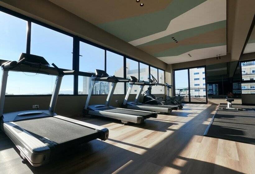 Regatta Living Hotel By Mint