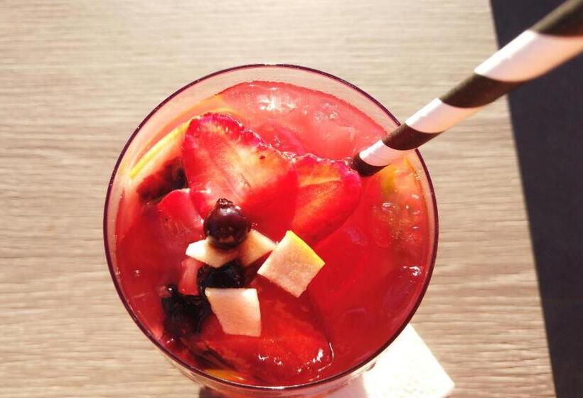 Regatta Living Hotel By Mint