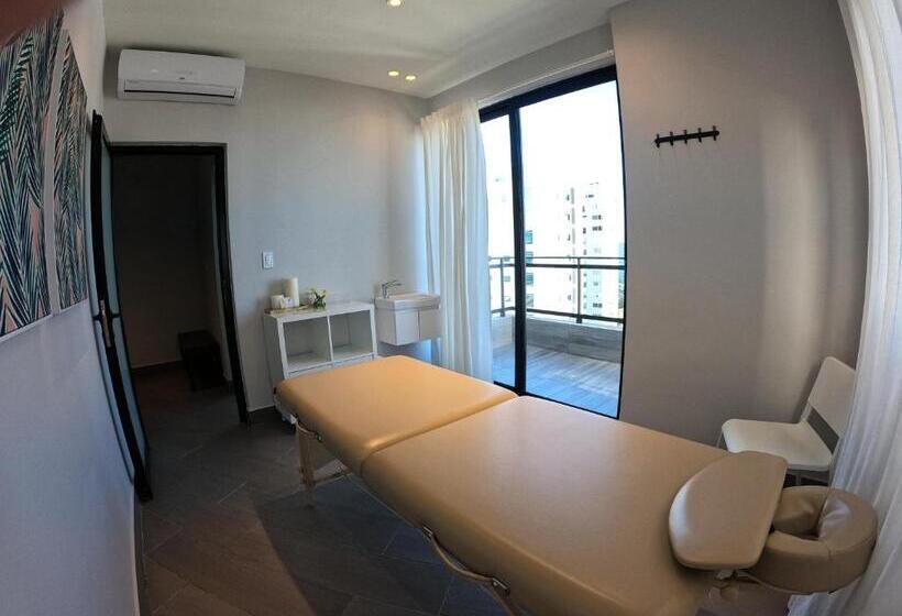 Regatta Living Hotel By Mint