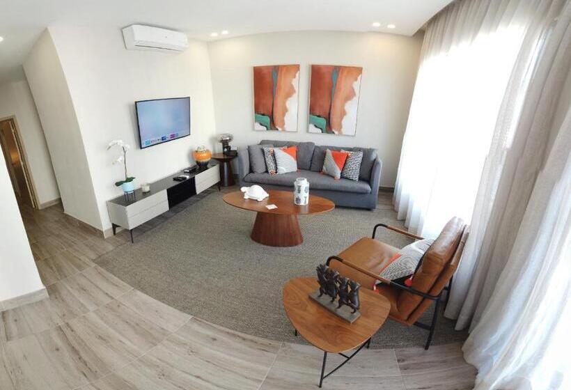 Regatta Living Hotel By Mint