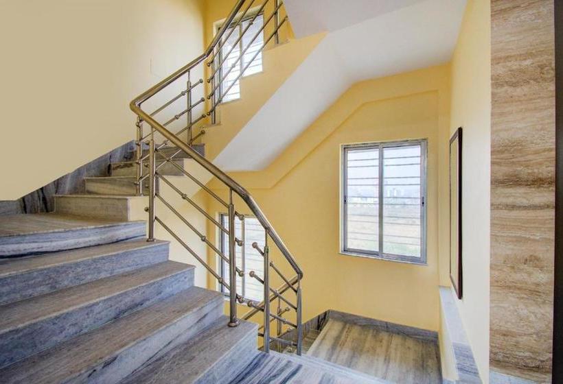 בית מלון כפרי Capital O 78595 Sanjeevaa