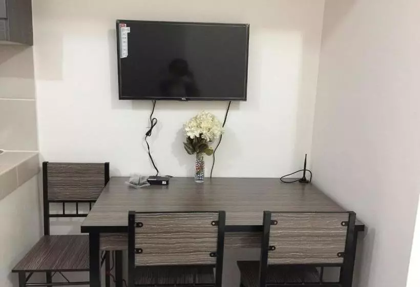 Hotelli Cityland Tagaytay Taal Lake View City View Free Pool Parking