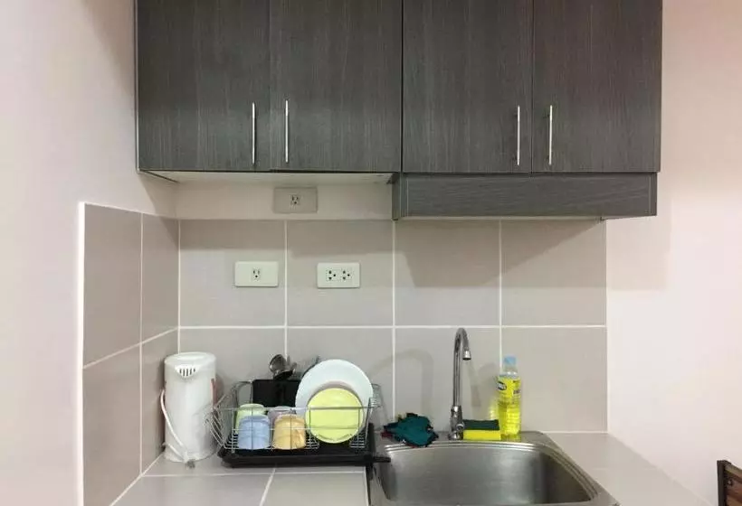 Hotelli Cityland Tagaytay Taal Lake View City View Free Pool Parking