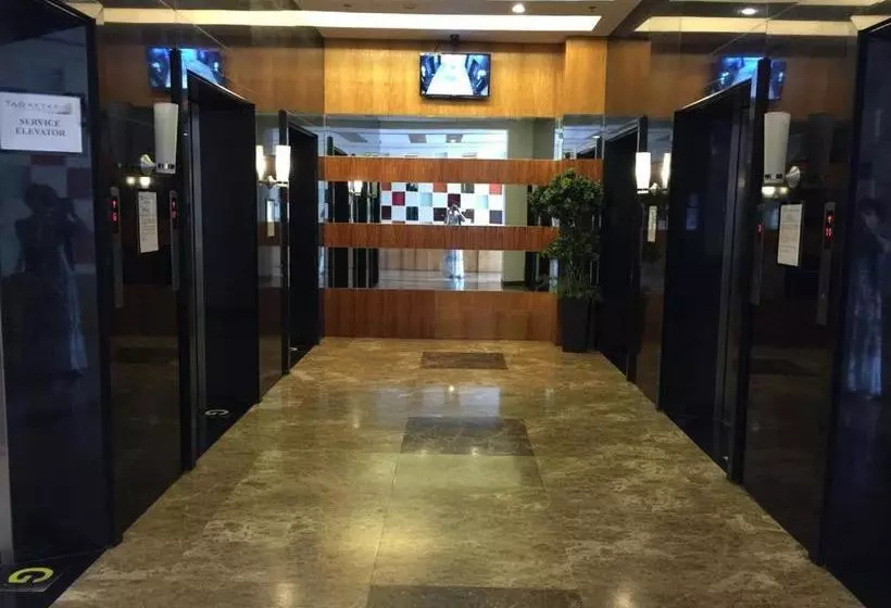 Hotelli Cityland Tagaytay Taal Lake View City View Free Pool Parking