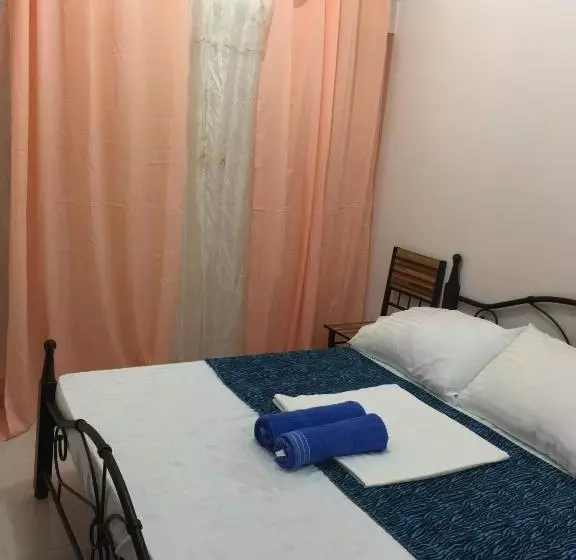 Hotelli Cityland Tagaytay Taal Lake View City View Free Pool Parking