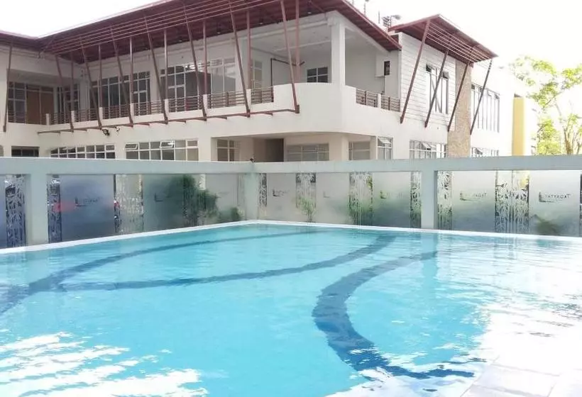 Hotelli Cityland Tagaytay Taal Lake View City View Free Pool Parking