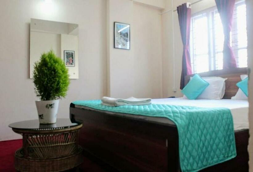 Hotel Himalayan Brook