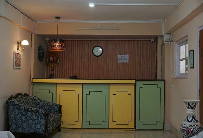 Hotel Himalayan Brook