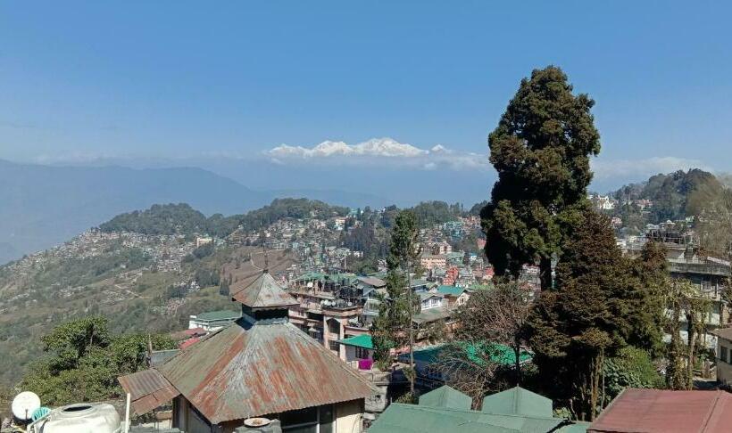 Hotel Himalayan Brook