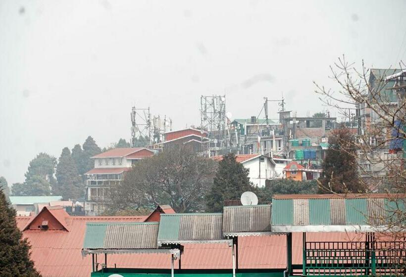 Hotel Himalayan Brook