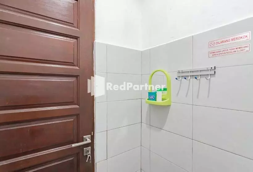 ホテル Langkar Guest House Syariah Mitra Reddoorz