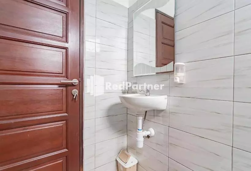 ホテル Langkar Guest House Syariah Mitra Reddoorz