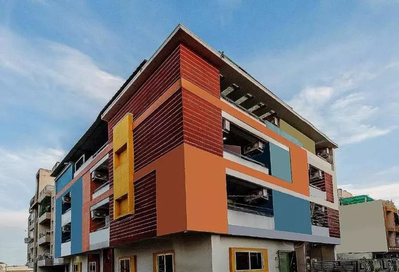 Hotelli Oyo 78889 Flagship Samar Regency