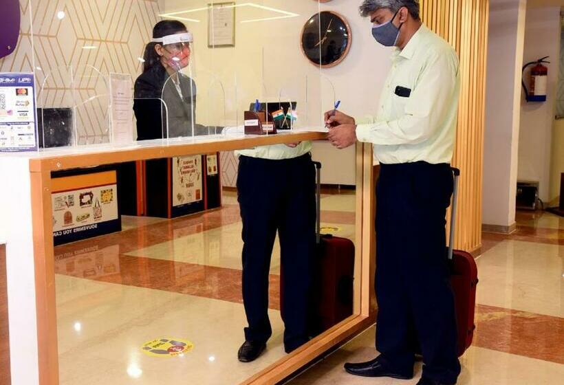 בית מלון כפרי Spot On 78138 New Hitech Lodge