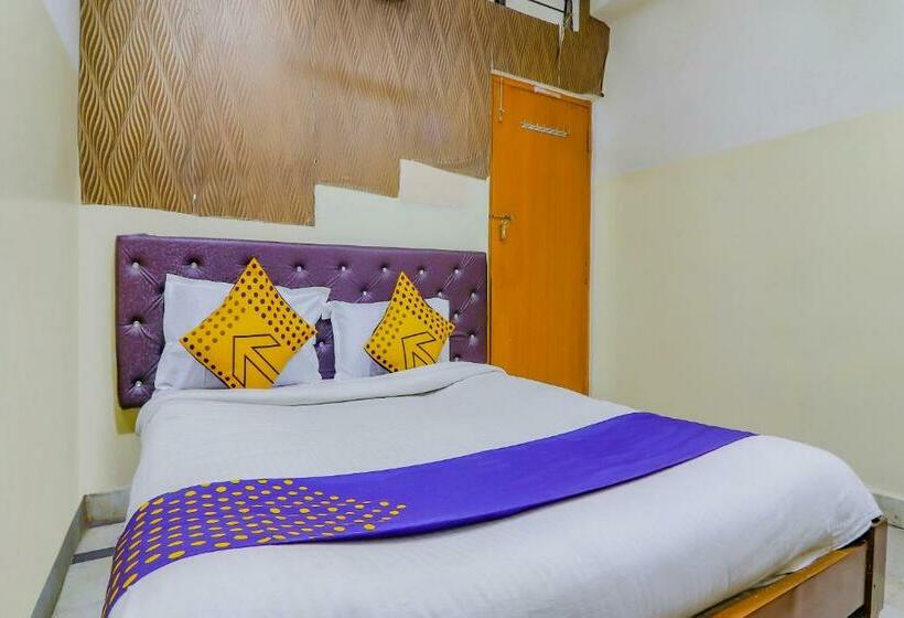 בית מלון כפרי Spot On 78138 New Hitech Lodge