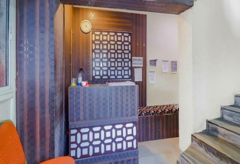 בית מלון כפרי Spot On 78138 New Hitech Lodge